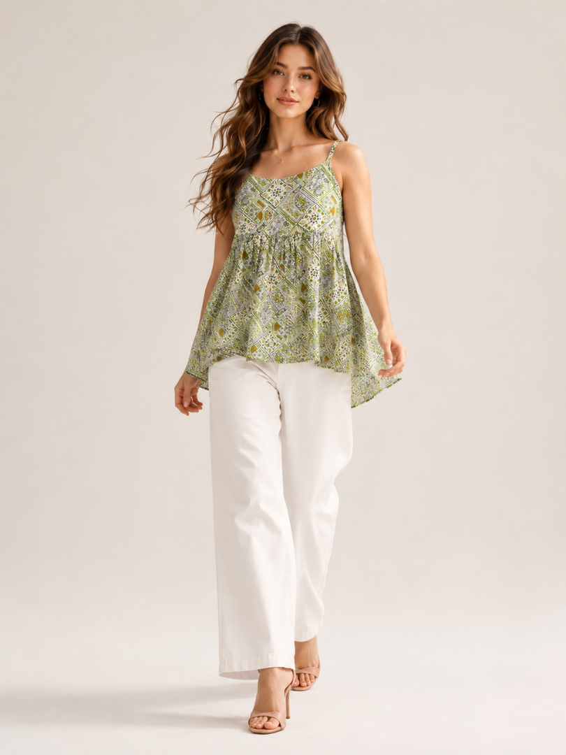 6 (4) Women’s Ivory Solid Tops
